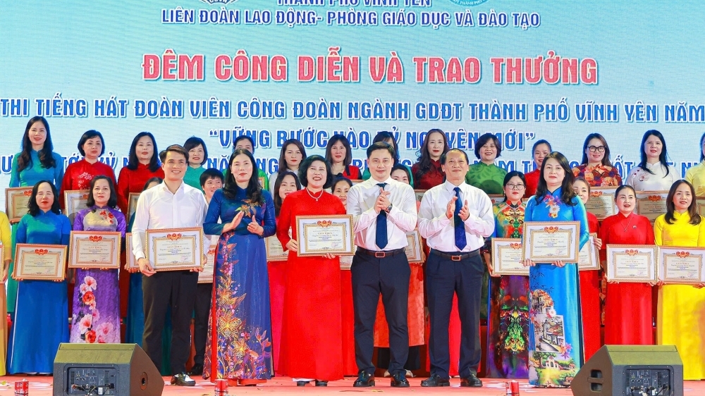 Sôi nổi Hội thi tiếng hát đoàn viên Công đoàn ngành Giáo dục TP Vĩnh Yên