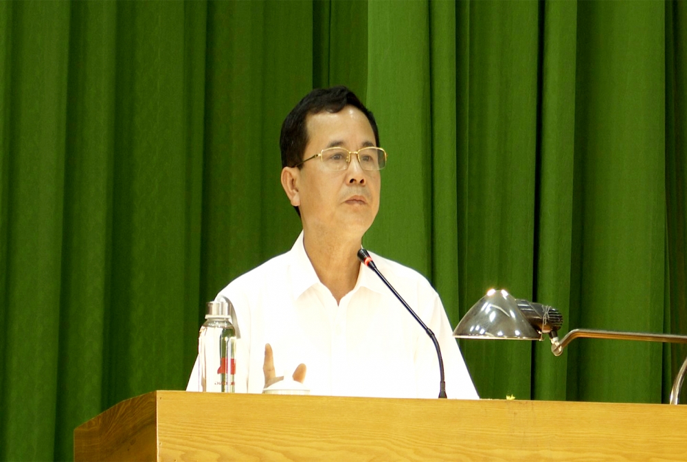 Đ/c: Đặng Công Hòa, Phó Bí thư Huyện uỷ, Chủ tịch UBND huyện phát biểu quán triệt, chỉ đạo Hội nghị Đ/c: Đặng Công Hòa, Phó Bí thư Huyện uỷ, Chủ tịch UBND huyện phát biểu quán triệt, chỉ đạo Hội nghị