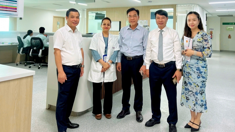 Lãnh đạo tỉnh Vĩnh Phúc thăm và làm việc trường học và bệnh viện tại Ấn Độ