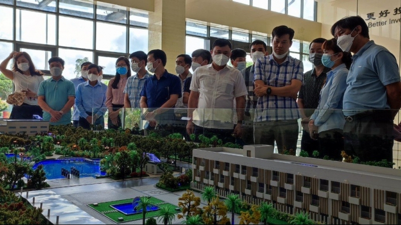 Lãnh đạo huyện Vĩnh Tường học tập mô hình xử lý rác thải tại Thành phố Cần Thơ