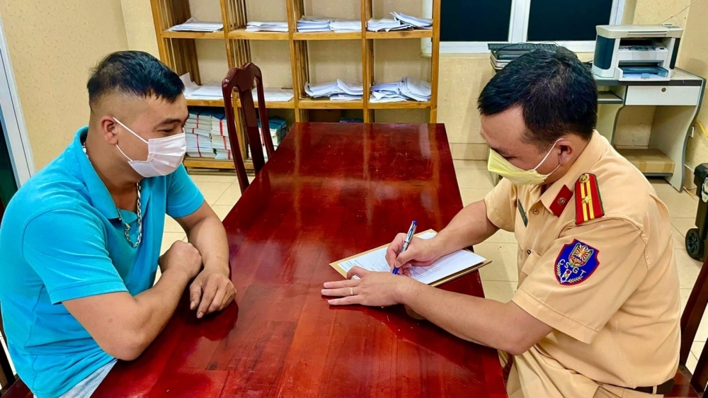 Tuyên Quang: Bắt giữ đối tượng vận chuyển gỗ Bách Xanh thuộc nhóm II nguy cấp quý hiếm