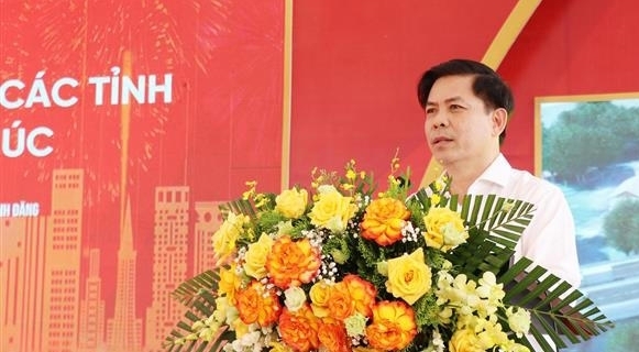 Bộ trưởng Bộ Giao thông vận tải Nguyễn Văn Thể phát biểu tại buổi lễ.