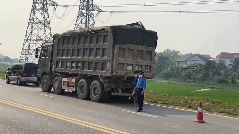 Vĩnh Phúc: Kiểm tra, xử lý các trường hợp vi phạm quy định về tải trọng, khổ giới hạn