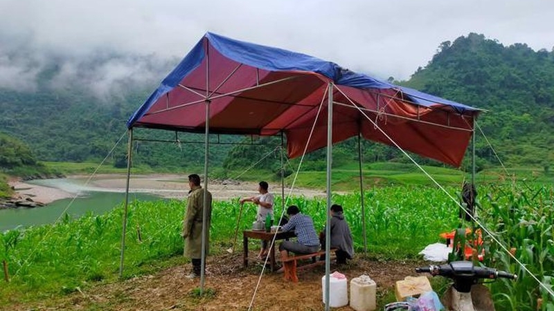 Hà Giang: Sau nhiều ngày mất tích đã tìm thấy thi thể vợ chồng đánh cá mất tích trên sông Gâm