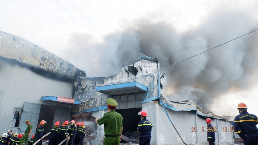 Cháy lớn tại Công ty may Woochang Việt Nam