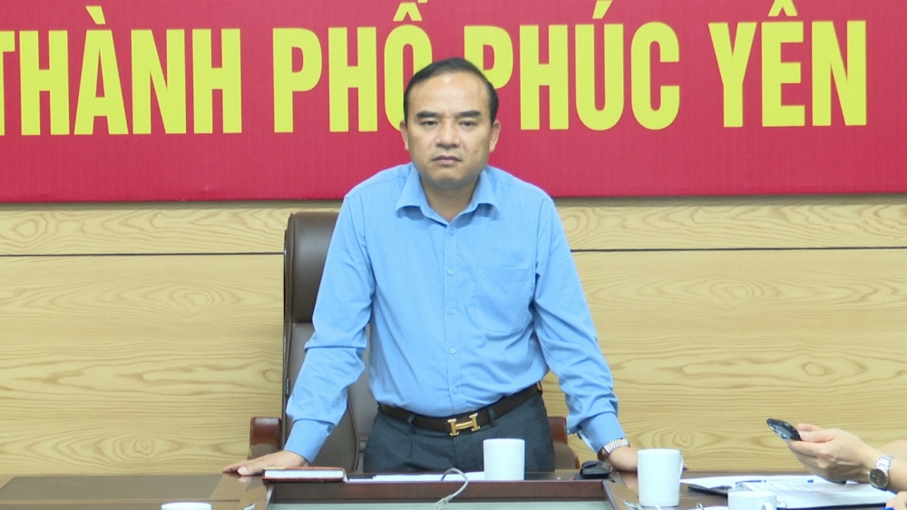 Đồng chí Phan Tiến Dũng, Chủ tịch UBND thành phố chủ trì hội nghị.