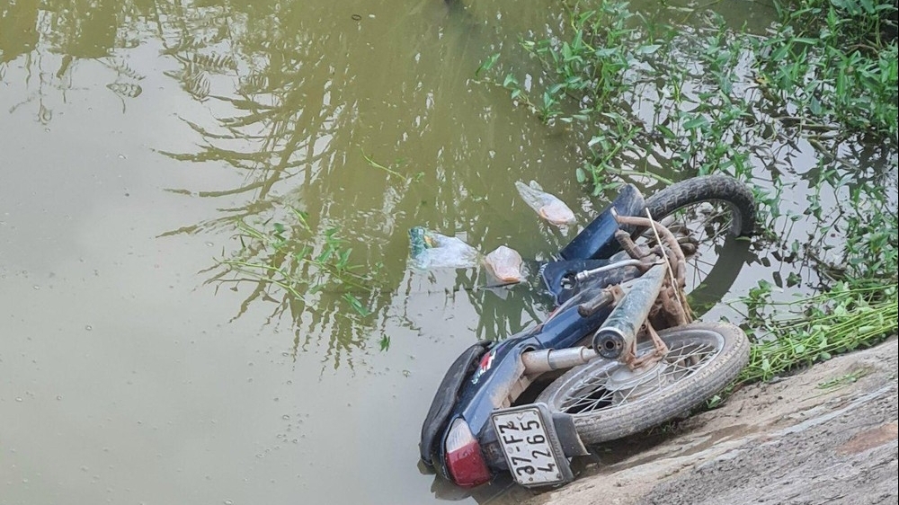 Nghệ An: Người đàn ông rơi xuống kênh tử vong