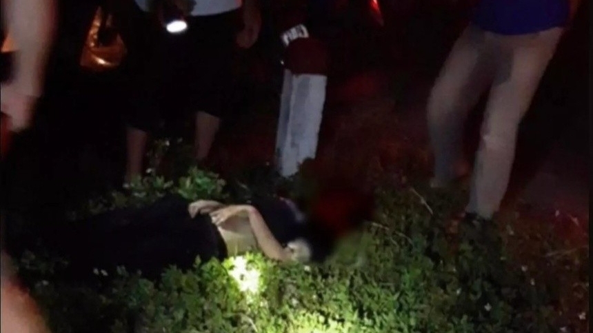Nghệ An: Hóng mát trên đường ray, thiếu nữ bị tàu hỏa đâm trọng thương