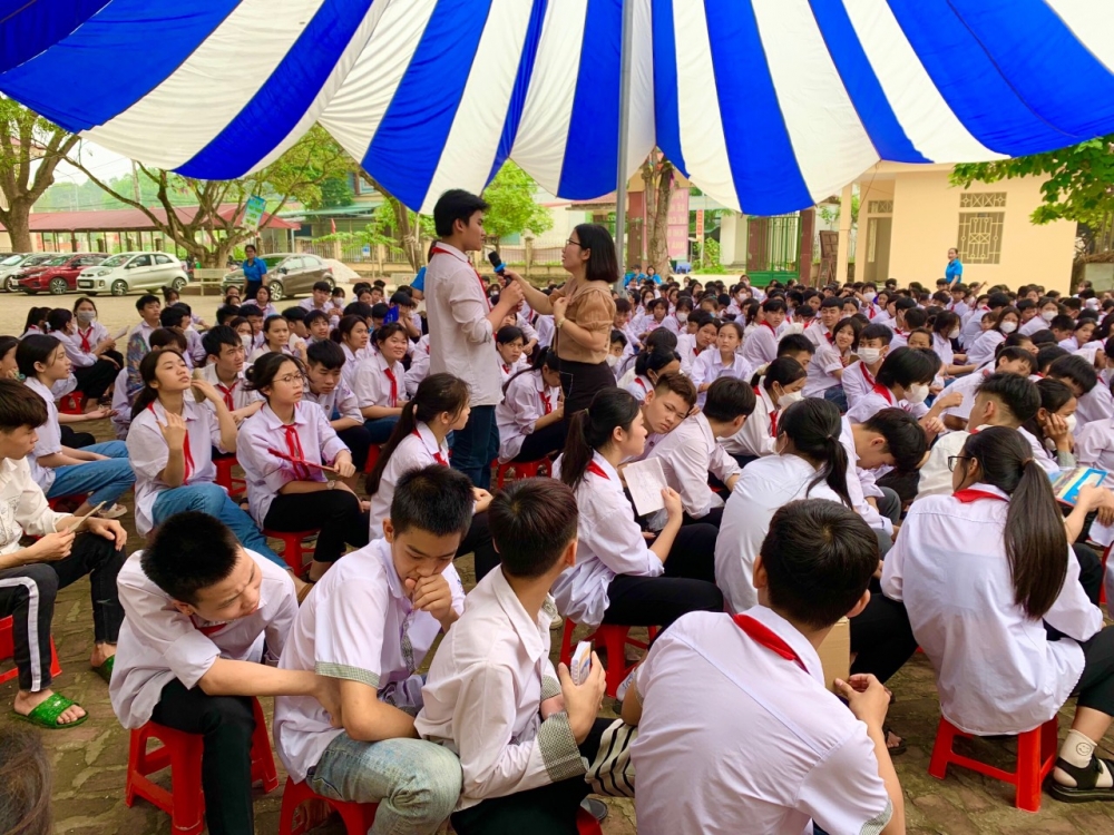 Phòng Dân số-KHHGĐ,Trung tâm Y tế huyện Tam Đảo tổ chức sinh hoạt ngoại khoá chuyên đề: Giới, bình đẳng giới và chăm sóc sức khoẻ sinh sản cho vị thành niên.