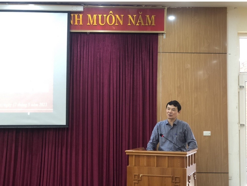 Giảng viên Ngô Minh Tuấn (ảnh trên) - Tổng Biên tập Tạp chí Xây dựng Đảng trao đổi kỹ năng và kinh nghiệm sáng tạo tác phẩm báo chí viết về công tác xây dựng Đảng.