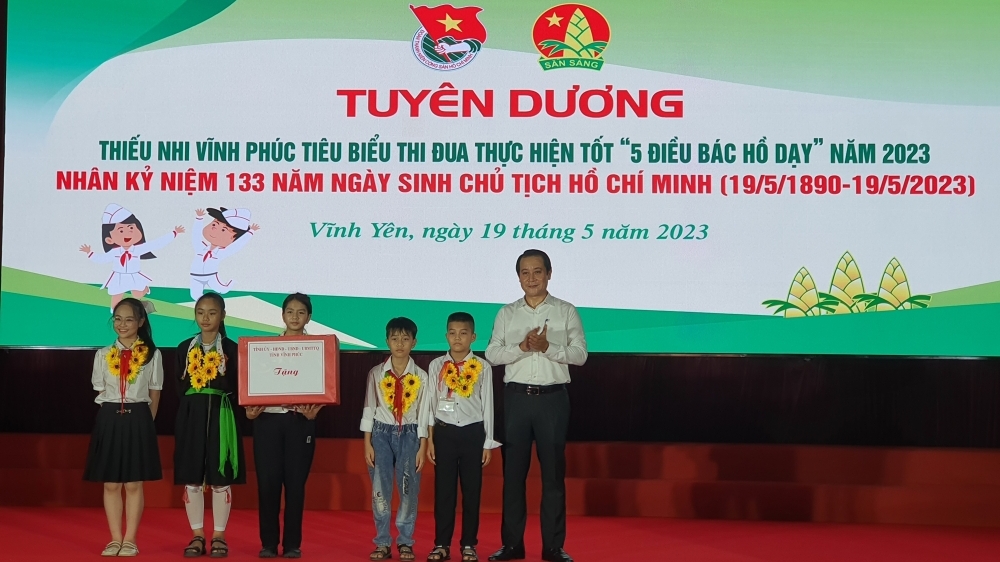 Vĩnh Phúc: Tuyên dương thiếu nhi tiêu biểu trong thi đua thực hiện tốt "5 điều Bác Hồ dạy"