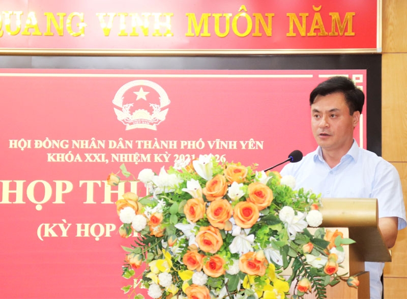 Đào Văn Quyết, Thành ủy viên, Phó Chủ tịch UBND thành phố thông qua các Tờ trình