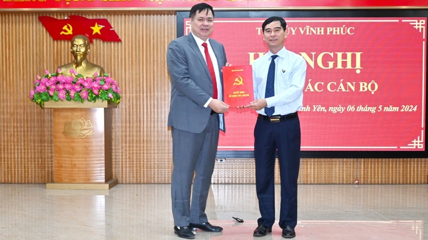 Đồng chí Nguyễn Việt Phương phụ trách Đảng bộ thành phố Vĩnh Yên