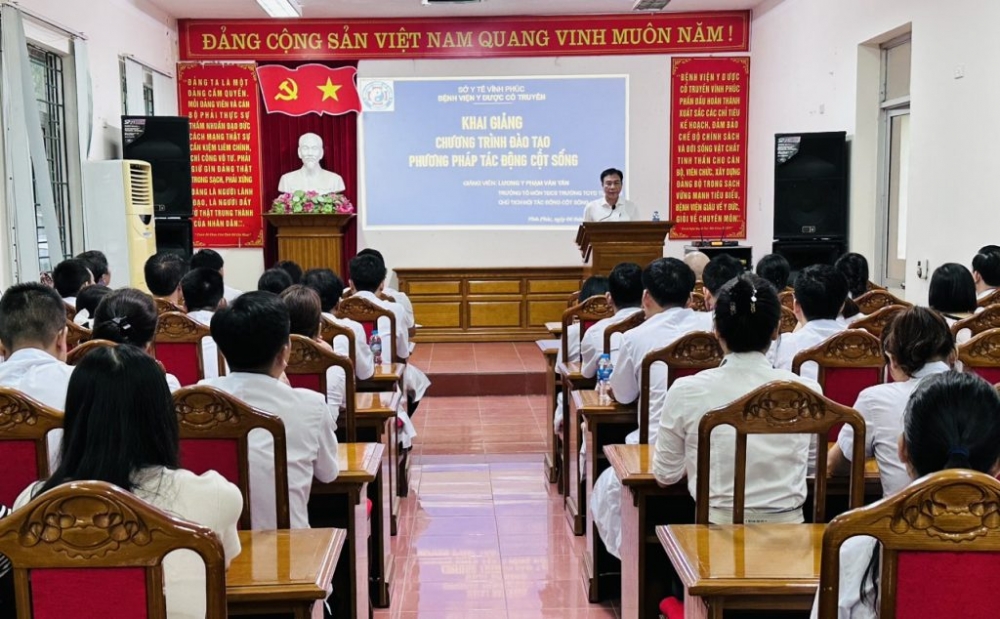 Tiến sỹ Lê Hồng Trung – Giám đốc Sở Y tế phát biểu tại Hội nghị