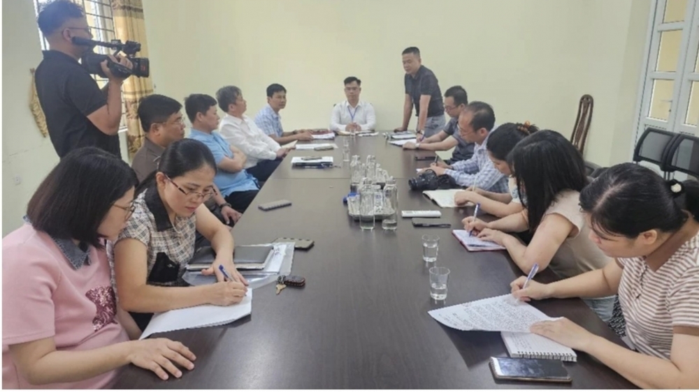 Vĩnh Phúc: Bàn giao hơn 2.000m2 đất sử dụng trái phép ven hồ Đầm Vạc