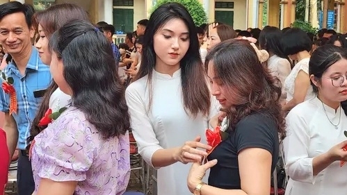 Xúc động lễ tri ân và trưởng thành của học sinh Trường THPT Tam Dương