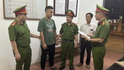 phu tho bat khan cap 2 doi tuong khai thac khoang san trai phep