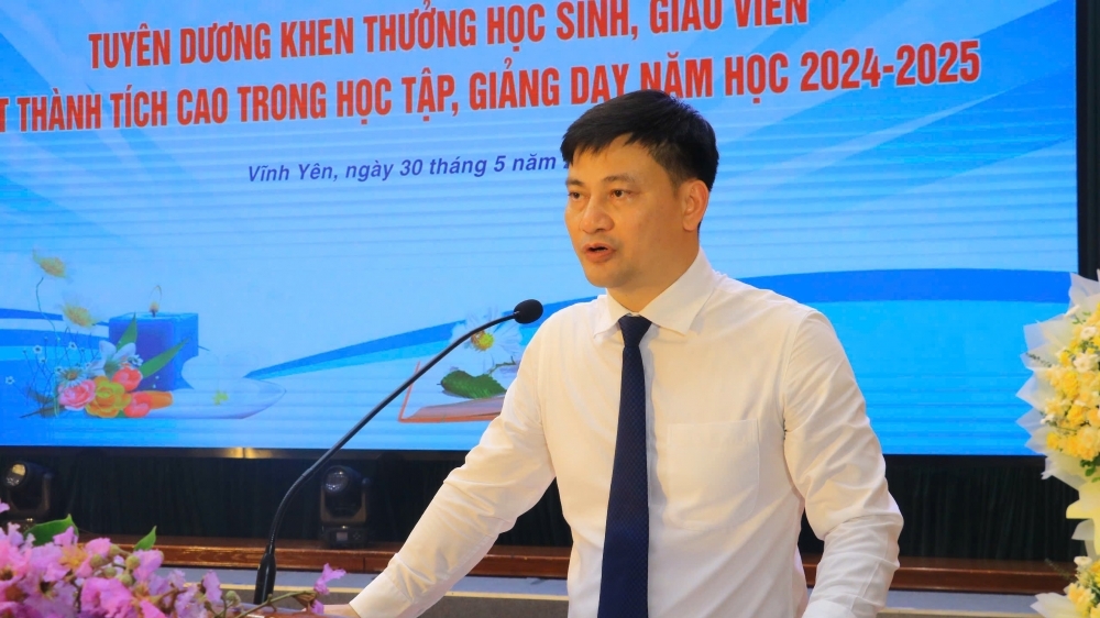 TP. Vĩnh Yên: Tuyên dương, khen thưởng học sinh, giáo viên đạt thành tích cao