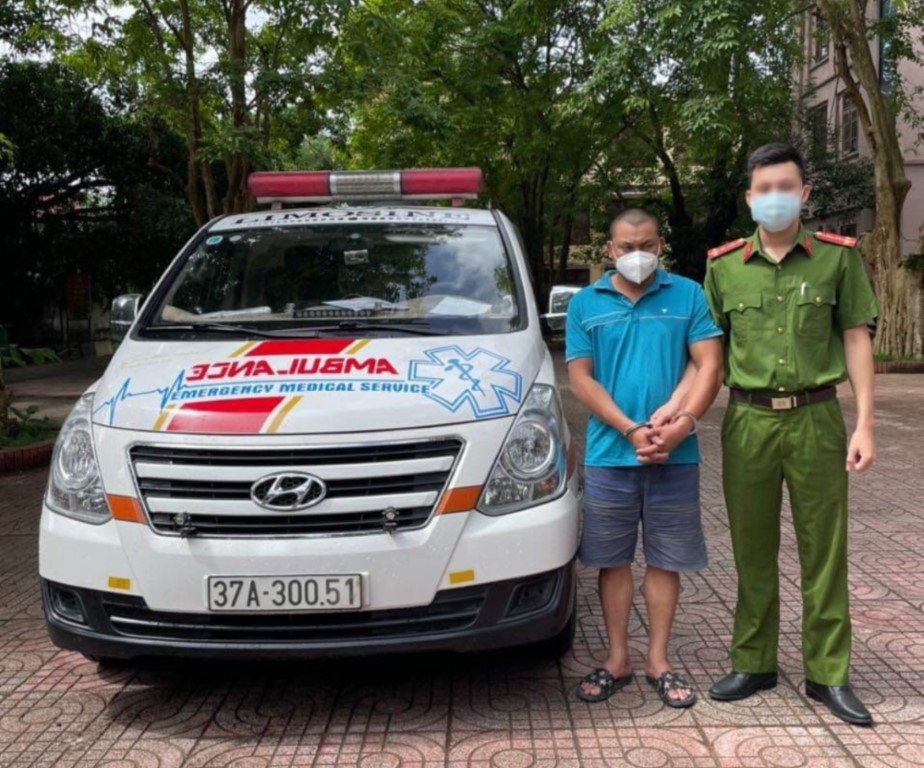 Phan Thành Lâm vận chuyển trái phép chất ma tuý dưới vỏ bọc là lái xe cứu thương (Nguồn: Công an tỉnh Nghệ An)