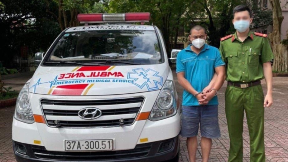 Nghệ An: Đối tượng dùng xe cứu thương vận chuyển ma túy, liều lĩnh lao xe vào lực lượng chức năng