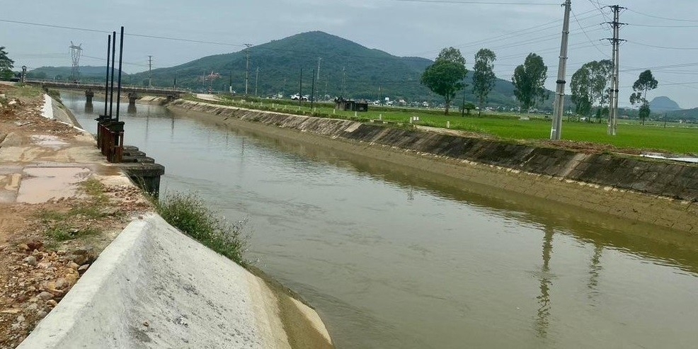 Nghệ An: Phát hiện một thi thể trên kênh thủy lợi