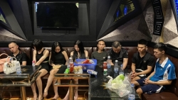 vinh phuc lien tiep bat giu 26 doi tuong bay lac co bieu hien su dung chat ma tuy tai 2 quan karaoke