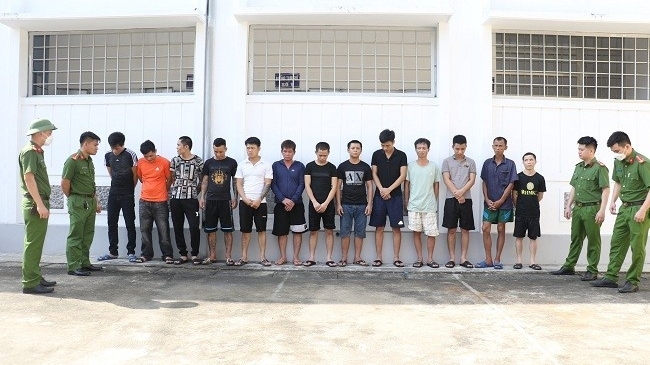 Nghệ An: Bắt giữ nhiều đối tượng mua bán, tàng trữ ma túy, mang theo vũ khí "nóng"