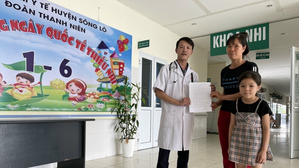 Vĩnh Phúc: Cấp cứu thành công bé gái 7 tuổi bị dị vật trong họng