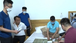 phu tho bat giu doi tuong van chuyen 30 banh heroin