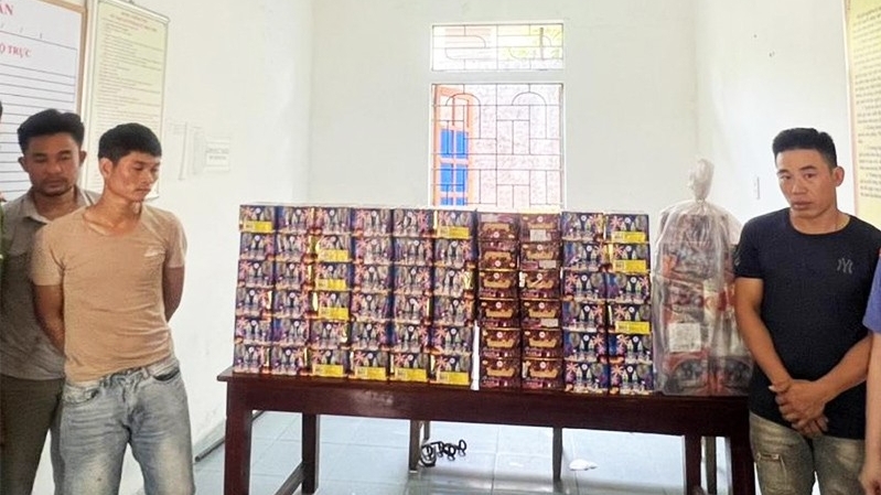 Nghệ An: Thu giữ 145kg pháo nổ ngụy trang là hàng hải sản