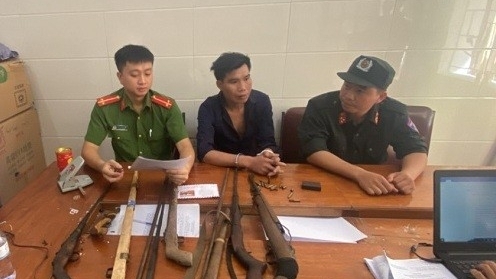 Nghệ An: Đối tượng 8X thường xuyên mang theo lựu đạn và súng khi mua bán ma túy