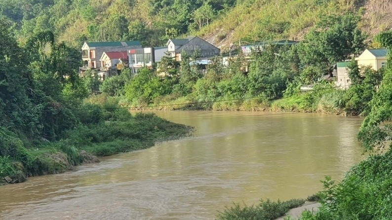 Nghệ An: Nam sinh thuê trọ để ôn thi mất tích khi đi tắm sông