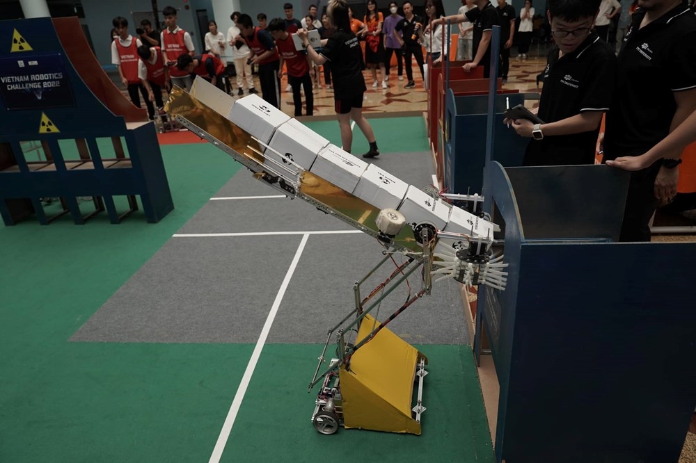 Trường THPT Chuyên Vĩnh Phúc giành ngôi vị quán quân tại Cuộc thi Vietnam Robotics Challenge 2022