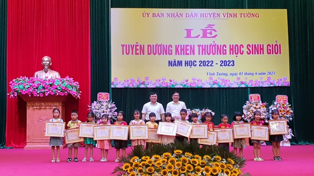 Huyện Vĩnh Tường (Vĩnh Phúc): Tuyên dương học sinh giỏi năm học 2022-2023