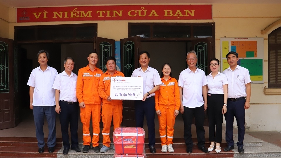 Hoạt động hướng về người lao động trong cao điểm nắng nóng tại PC Vĩnh Phúc