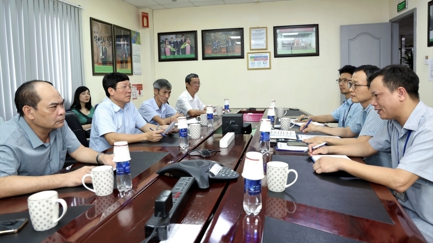 Chủ tịch tỉnh Vĩnh Phúc kiểm tra tình hình cung ứng điện tại khu công nghiệp