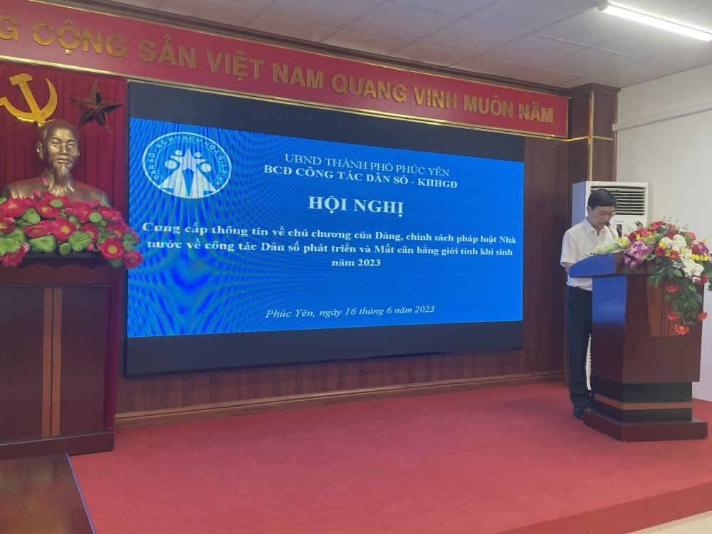 Phát biểu tại hội nghị ông Nguyễn Tiến Thông, Phó Chủ tịch UBND thành phố Phúc Yên