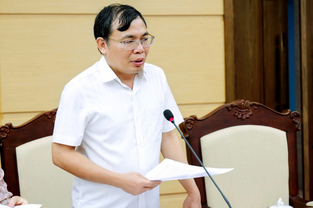 Trưởng Ban Tổ chức Tỉnh ủy Nguyễn Bá Huy phát biểu tại hội nghị. 
