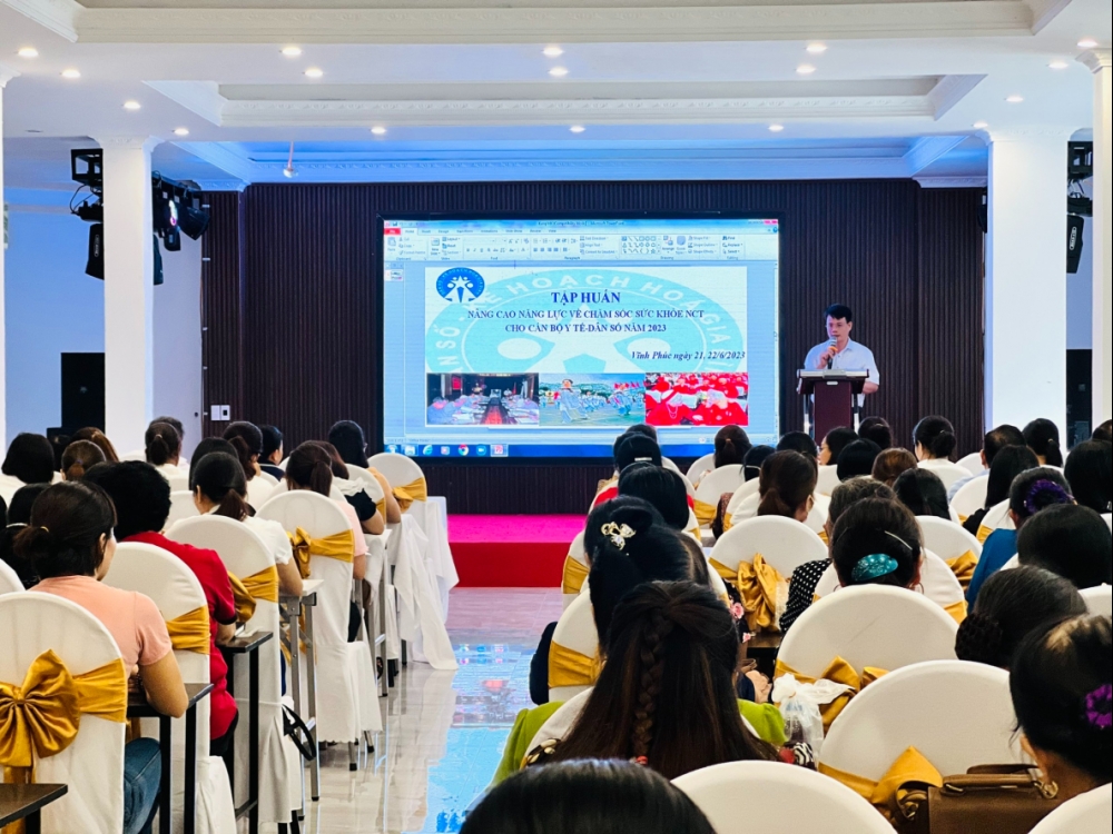 Vĩnh Phúc: Tập huấn nâng cao năng lực về chăm sóc sức khỏe người cao tuổi cho cán bộ y tế