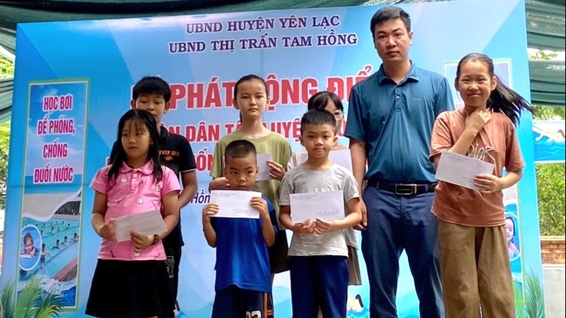 Huyện Yên Lạc: Phát động điểm tập luyện môn bơi phòng, chống đuối nước
