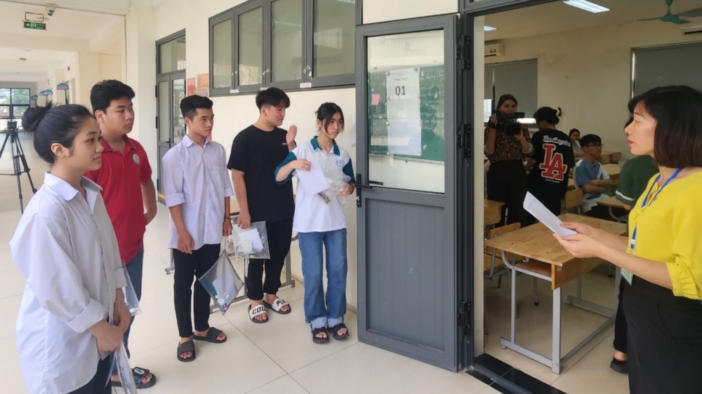 Gần 1.600 thí sinh Vĩnh Phúc thi vào trường chuyên