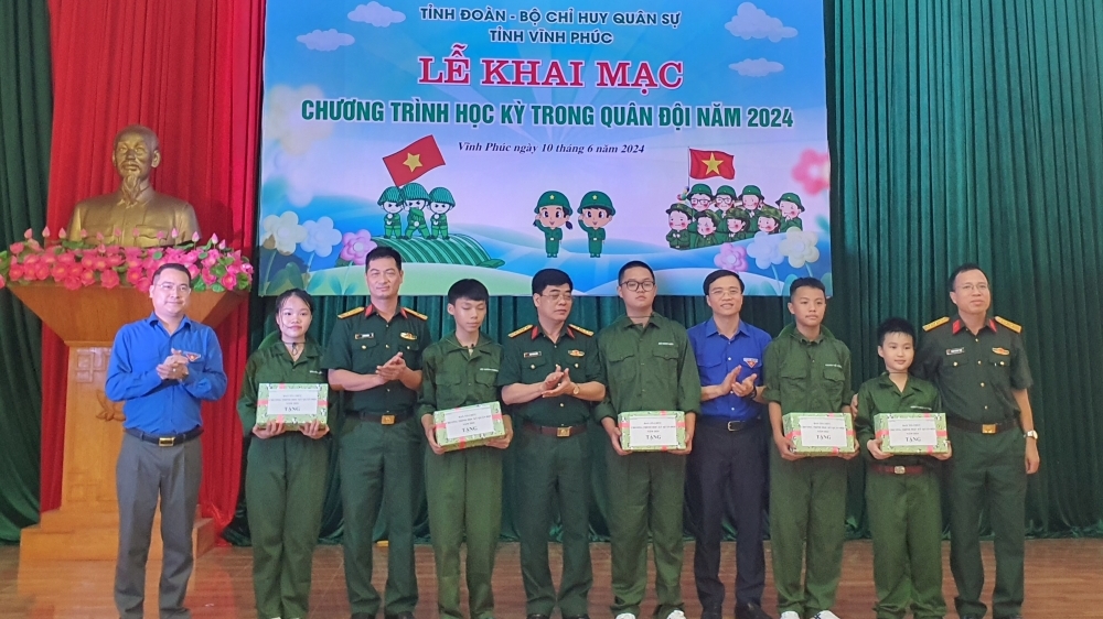 Vĩnh Phúc: 82 học sinh tham gia Chương trình "Học kỳ trong quân đội năm 2024"