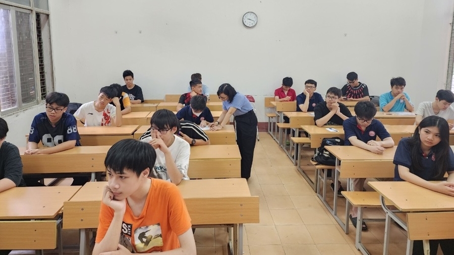 12 học sinh có điểm cao nhất vào lớp 10 trường THPT Chuyên Vĩnh Phúc