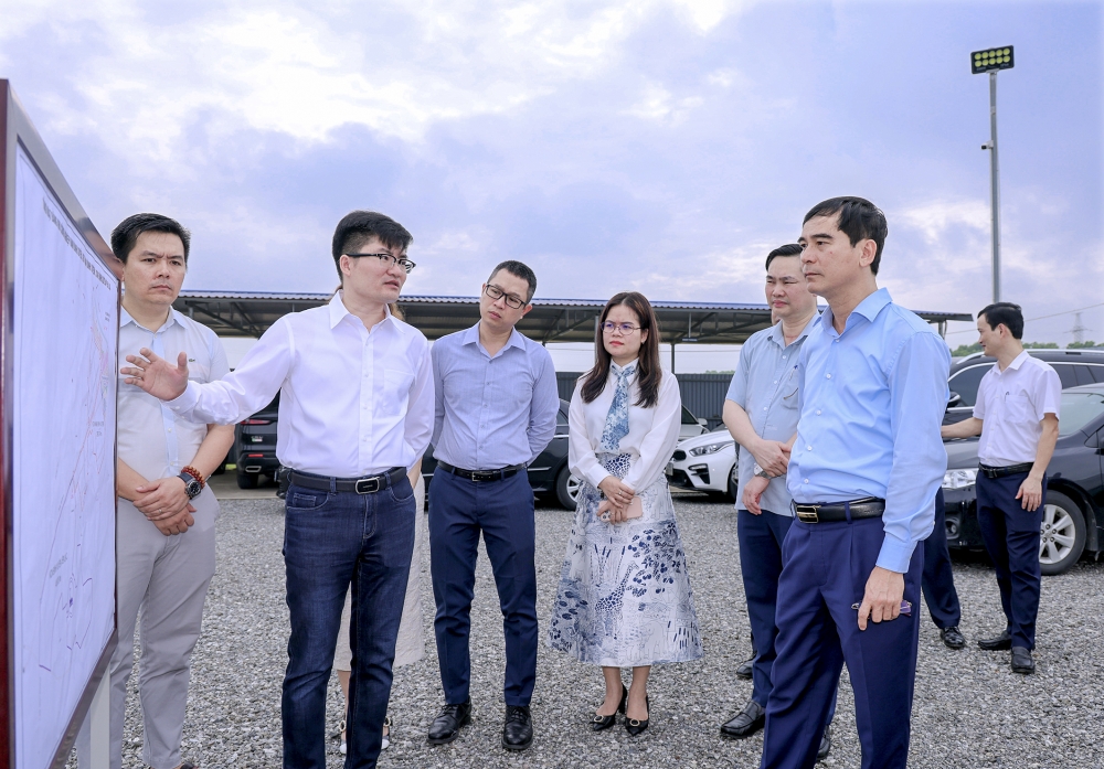 Bí thư Tỉnh ủy Dương Văn An kiểm tra tình hình triển khai dự án Khu công nghiệp Nam Bình Xuyên.