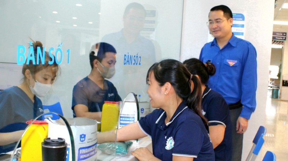 Vĩnh Phúc: Khám bệnh miễn phí cho hơn 100 giáo viên, cán bộ đoàn chuyên trách