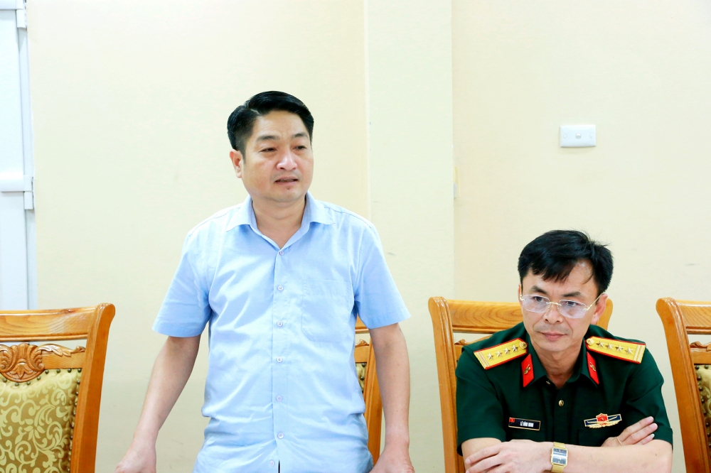 Lãnh đạo Sở Xây dựng phát biểu tại cuộc họp.