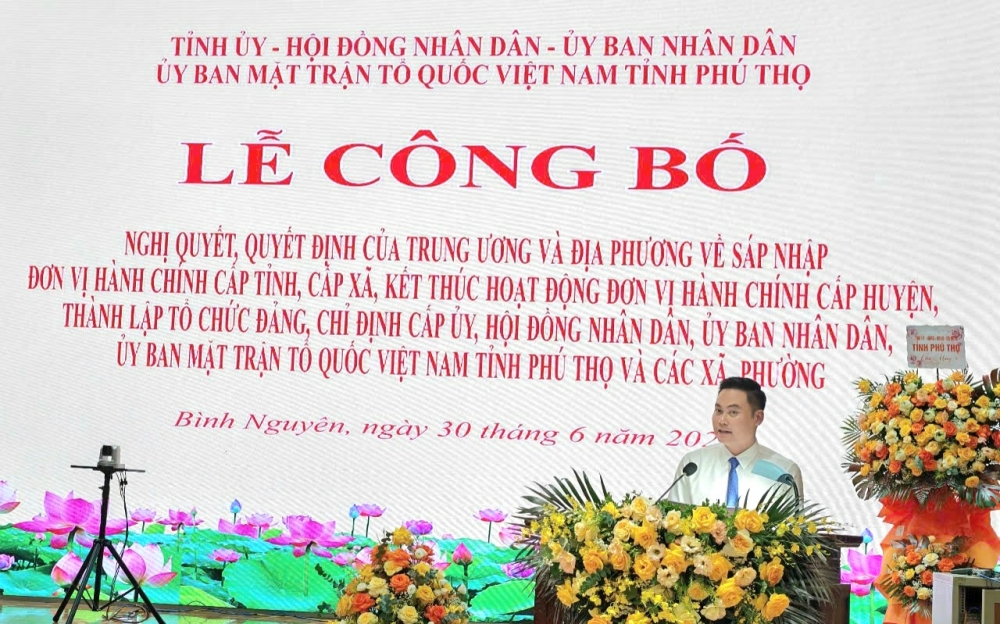 Phú Thọ: Công bố Nghị quyết thành lập tổ chức Đảng và công tác cán bộ xã Bình Nguyên