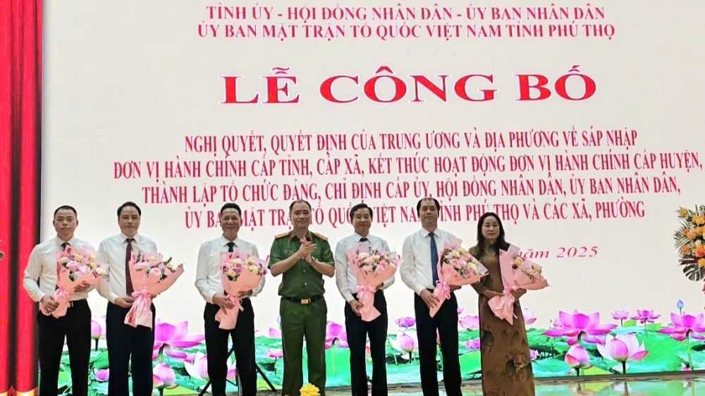 Phú Thọ: Công bố thành lập tổ chức Đảng và công tác cán bộ xã Bình Nguyên