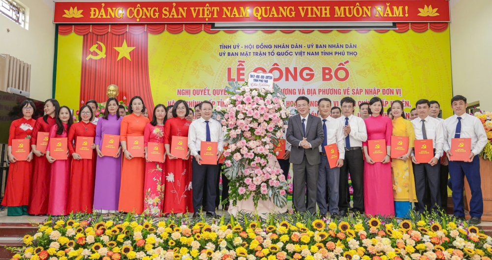 Ban Chấp hành Đảng ủy xã Vĩnh Hưng nhiệm kỳ 2025 -2030