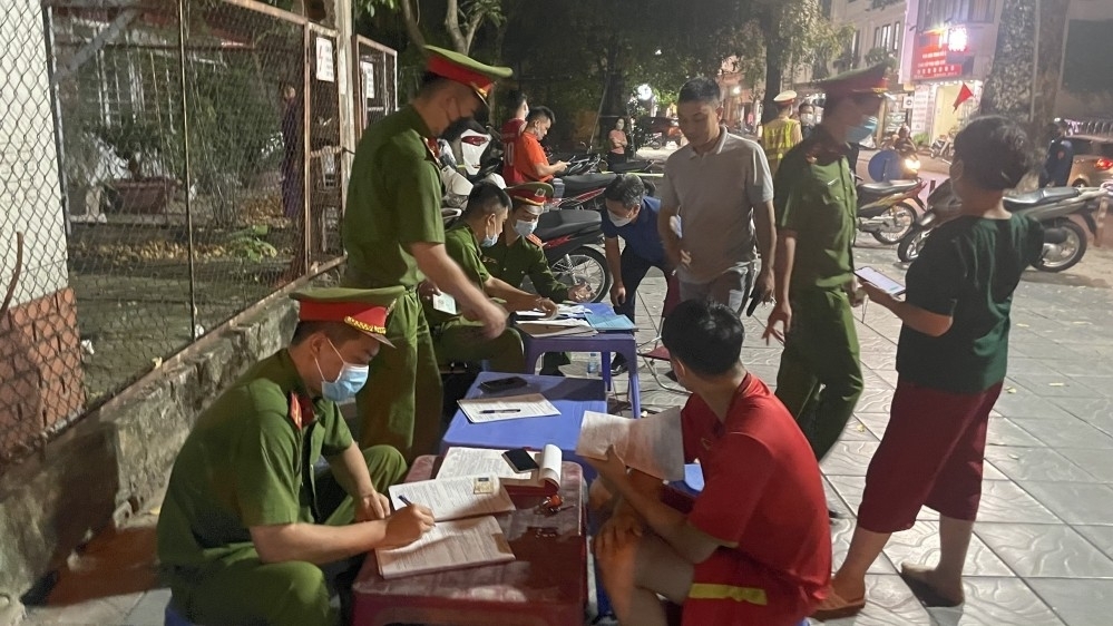 Ban Chỉ đạo 197 quận Ba Đình xử phạt nhiều trường hợp vi phạm nồng độ cồn
